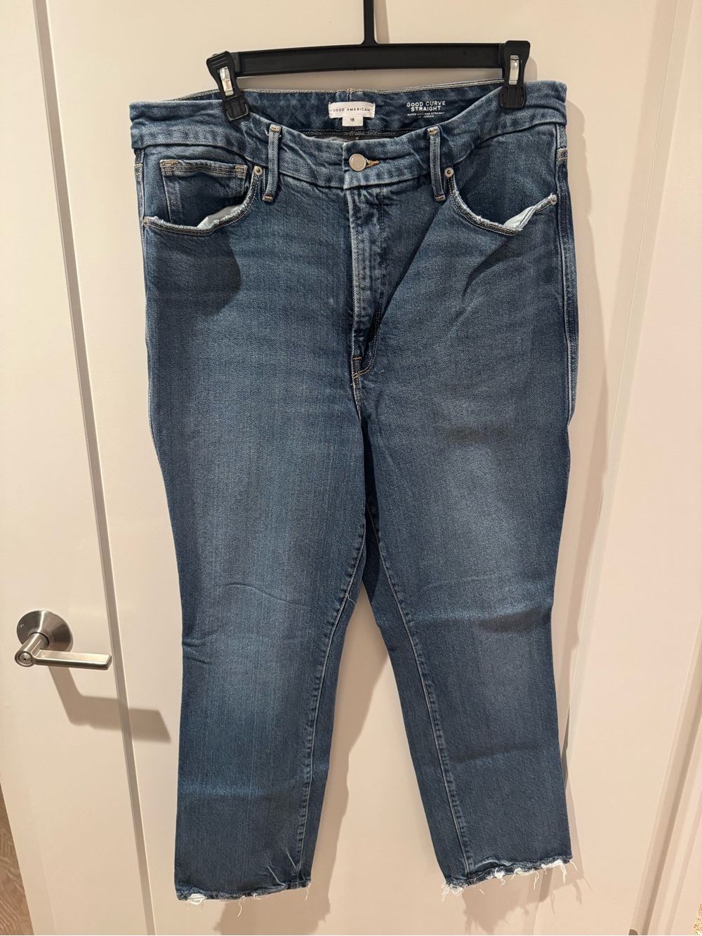 Good American Slim Straight Jeans in Medium Blue Wash Size 15